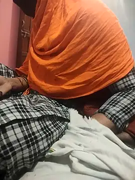 Snapshot of indian_couple4 chatting on 11-14-25, 01:15 indian couple4 online show from 11-14-25, 01:15