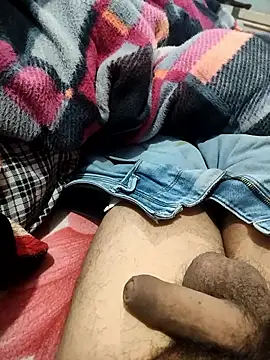 Snapshot of indian_couple4 chatting on 01-11-26, 04:45 indian couple4 online show from 01-11-26, 04:45