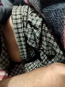 Snapshot of indian_couple4 chatting on 01-14-26, 03:39 indian couple4 online show from 01-14-26, 03:39