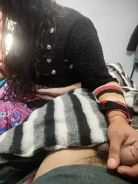 Snapshot of indian_couple4 chatting on 01-19-26, 08:18 indian couple4 online show from 01-19-26, 08:18