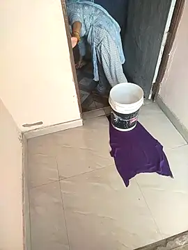 Snapshot of indian_couple4 chatting on 03-11-26, 04:29 indian couple4 online show from 03-11-26, 04:29