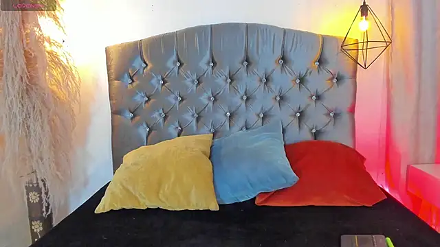 iiangel  online show from 10-21-25, 03:18