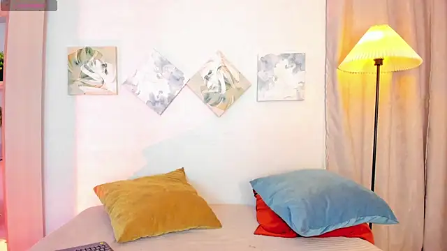 iiangel  online show from 12-14-25, 05:24