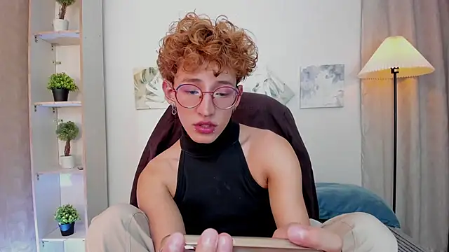 iiangel  online show from 02-06-26, 04:28