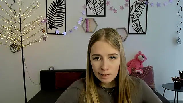 Snapshot of AnnNorriss chatting on 02-18-25, 11:22 AnnNorriss online show from 02-18-25, 11:22