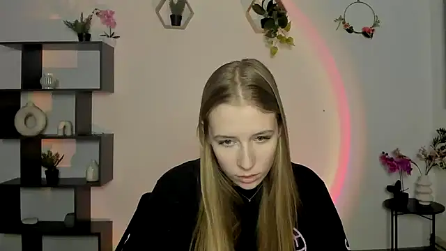 Snapshot of AnnNorriss chatting on 02-27-25, 05:04 AnnNorriss online show from 02-27-25, 05:04