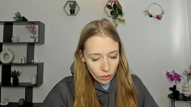 Snapshot of AnnNorriss chatting on 03-03-25, 01:53 AnnNorriss online show from 03-03-25, 01:53