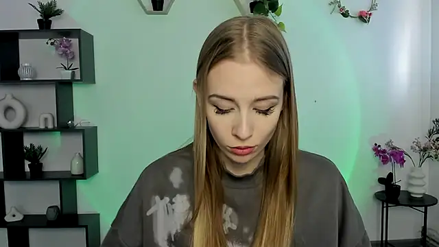 Snapshot of AnnNorriss chatting on 03-05-25, 10:55 AnnNorriss online show from 03-05-25, 10:55