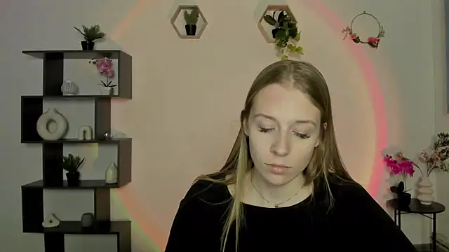 Snapshot of AnnNorriss chatting on 03-06-25, 05:00 AnnNorriss online show from 03-06-25, 05:00