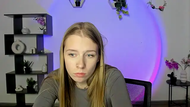 Snapshot of AnnNorriss chatting on 03-12-25, 07:06 AnnNorriss online show from 03-12-25, 07:06