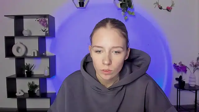 Snapshot of AnnNorriss chatting on 03-13-25, 04:12 AnnNorriss online show from 03-13-25, 04:12