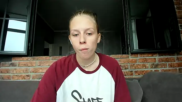 Snapshot of AnnNorriss chatting on 10-07-25, 09:39 AnnNorriss online show from 10-07-25, 09:39