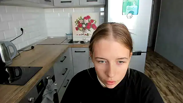 Snapshot of AnnNorriss chatting on 10-20-25, 10:38 AnnNorriss online show from 10-20-25, 10:38