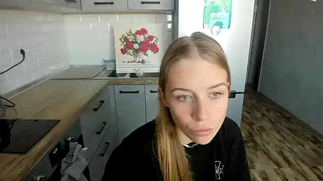 Snapshot of AnnNorriss chatting on 10-21-25, 01:12 AnnNorriss online show from 10-21-25, 01:12