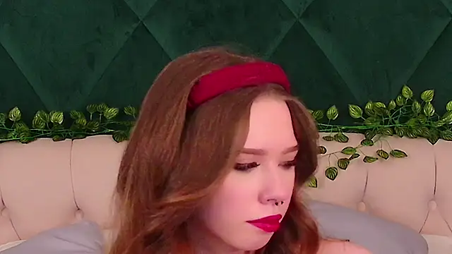 Sierra Fane online show from 02-19-25, 05:06