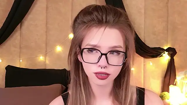 Sierra Fane online show from 12-14-25, 11:04