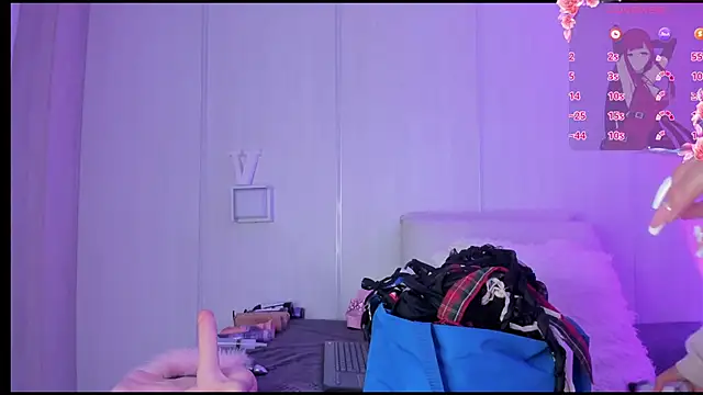 sasha riverss online show from 10-27-25, 07:40