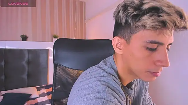 Allex Cano online show from 02-25-25, 03:27