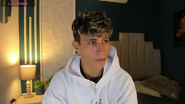 Allex Cano online show from 03-05-25, 03:08