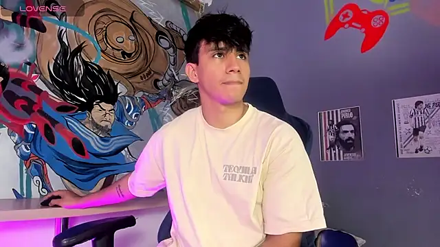 Snapshot of Allex_Cano chatting on 01-05-26, 07:17 Allex Cano online show from 01-05-26, 07:17