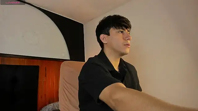 Snapshot of Allex_Cano chatting on 01-17-26, 02:00 Allex Cano online show from 01-17-26, 02:00