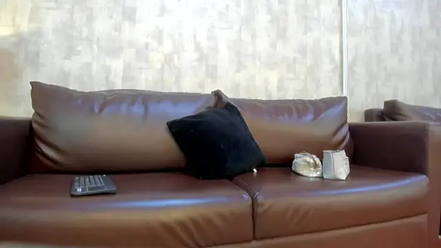 NahomyCarther online show from 11-07-25, 03:50