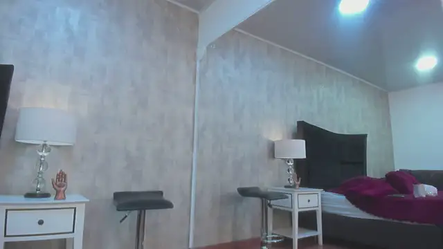 NahomyCarther online show from 11-20-25, 04:12