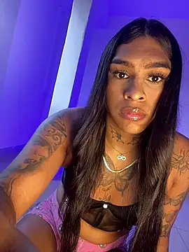 Snapshot of miamibitch chatting on 02-23-25, 10:42 miamibitch online show from 02-23-25, 10:42