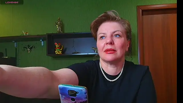 VeronikawGold online show from 04-27-26, 08:07