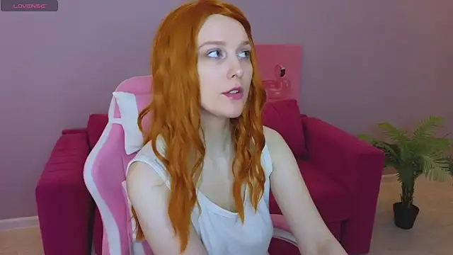 Snapshot of KristinMoore chatting on 03-11-25, 09:24 KristinMoore online show from 03-11-25, 09:24