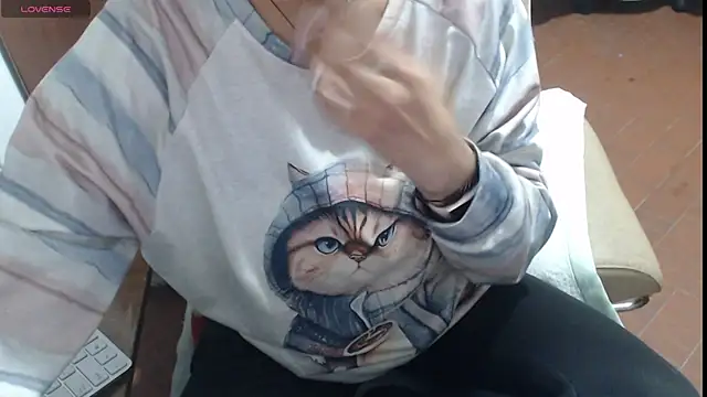 Snapshot of Sexyqueen_mature_ chatting on 03-08-25, 01:17 Sexyqueen mature online show from 03-08-25, 01:17