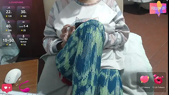 Snapshot of Sexyqueen_mature_ chatting on 03-17-25, 11:00 Sexyqueen mature online show from 03-17-25, 11:00