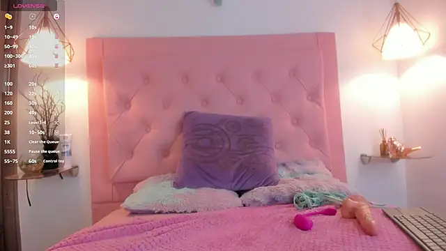 Rachel rivera online show from 03-11-25, 02:40