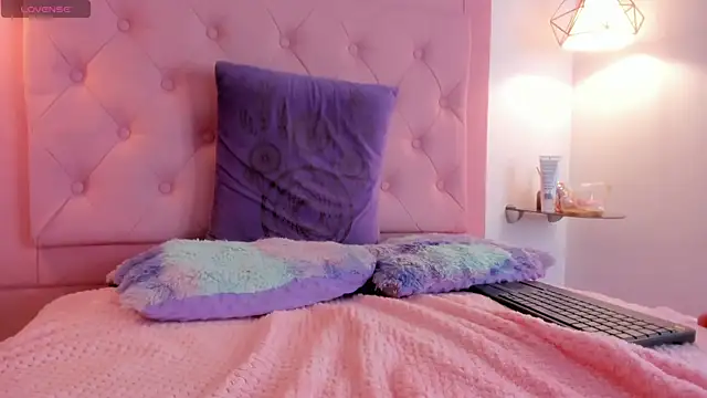 Rachel rivera online show from 03-18-25, 02:26