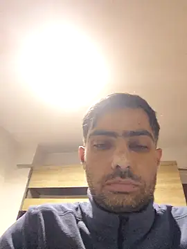 Snapshot of andreiiiii2025 chatting on 11-28-25, 09:56 andreiiiii2025 online show from 11-28-25, 09:56