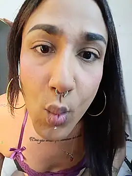 Snapshot of amydelahozgomez chatting on 06-12-26, 07:07 amydelahozgomez online show from 06-12-26, 07:07