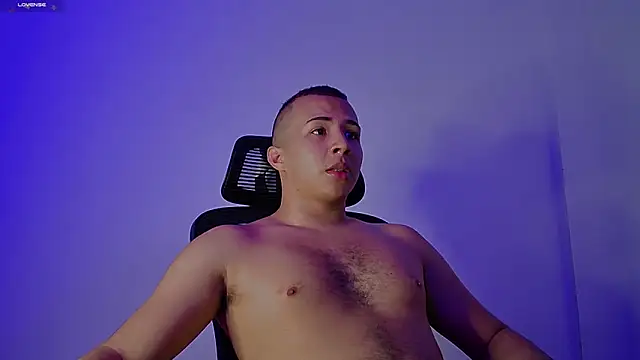 Snapshot of Donathoo1 chatting on 03-12-25, 01:51 Donathoo1 online show from 03-12-25, 01:51