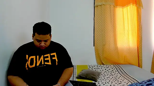 MICHAEL AND SHARON online show from 02-05-26, 06:56