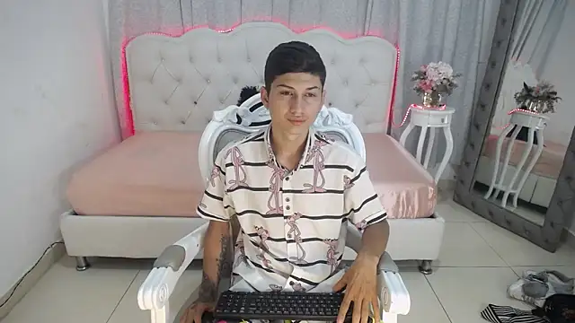 katty And alex online show from 02-19-25, 06:54