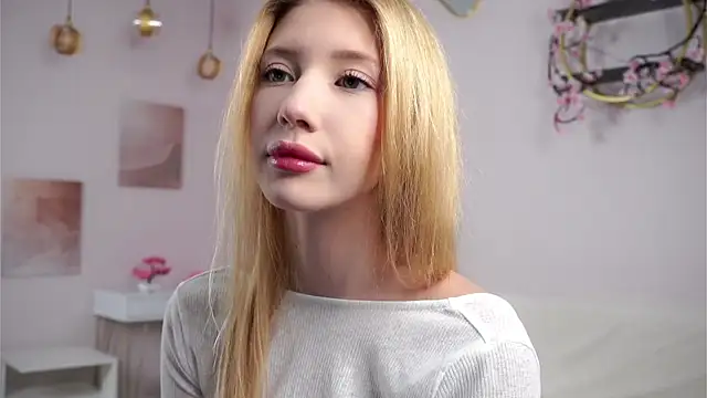 SunnivaCovil online show from 03-25-26, 02:34