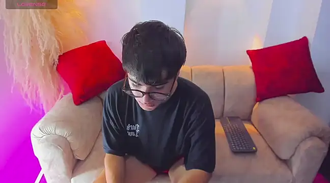 Snapshot of liam_orion chatting on 03-19-25, 11:25 liam orion online show from 03-19-25, 11:25