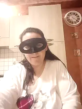 Snapshot of Dolcecurvy chatting on 03-10-25, 10:24 Dolcecurvy online show from 03-10-25, 10:24