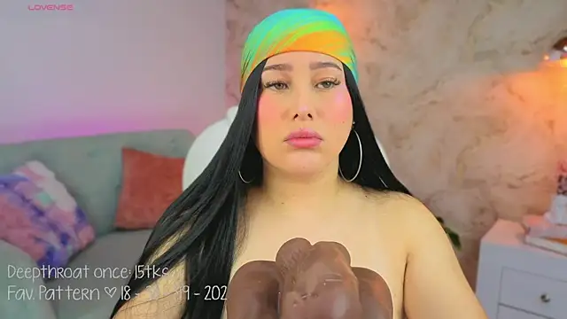 Leaa Cox online show from 12-17-25, 03:12