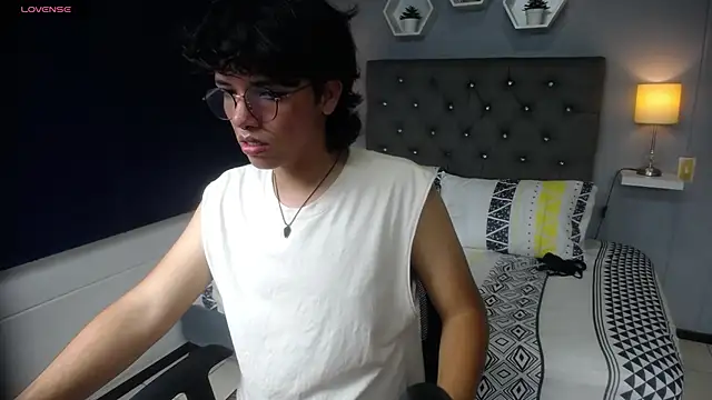 Snapshot of cheryl_bohareal chatting on 02-27-25, 07:26 cheryl bohareal online show from 02-27-25, 07:26