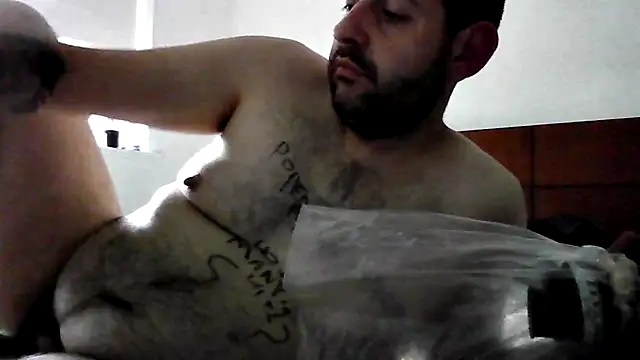 Snapshot of kinkyfag94 chatting on 12-18-25, 10:05 kinkyfag94 online show from 12-18-25, 10:05