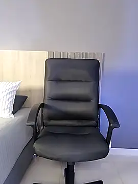 Ashly hills online show from 02-26-25, 02:59