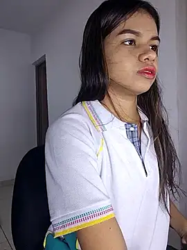 Snapshot of sophia_ramirez12 chatting on 11-14-25, 12:20 sophia ramirez12 online show from 11-14-25, 12:20