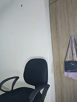 Snapshot of sophia_ramirez12 chatting on 11-21-25, 01:15 sophia ramirez12 online show from 11-21-25, 01:15