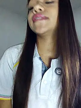 Snapshot of sophia_ramirez12 chatting on 06-11-26, 04:10 sophia ramirez12 online show from 06-11-26, 04:10