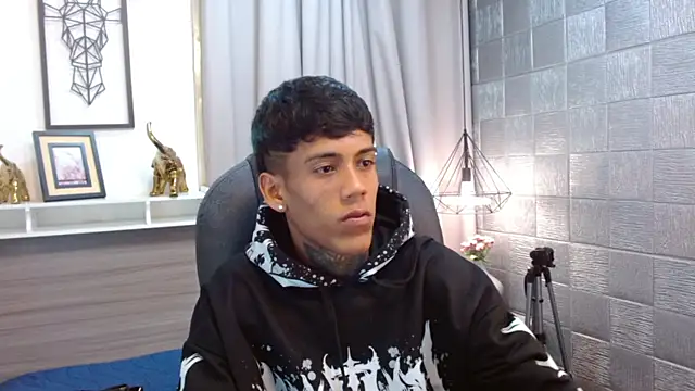 RyanKing19 online show from 10-10-25, 03:49